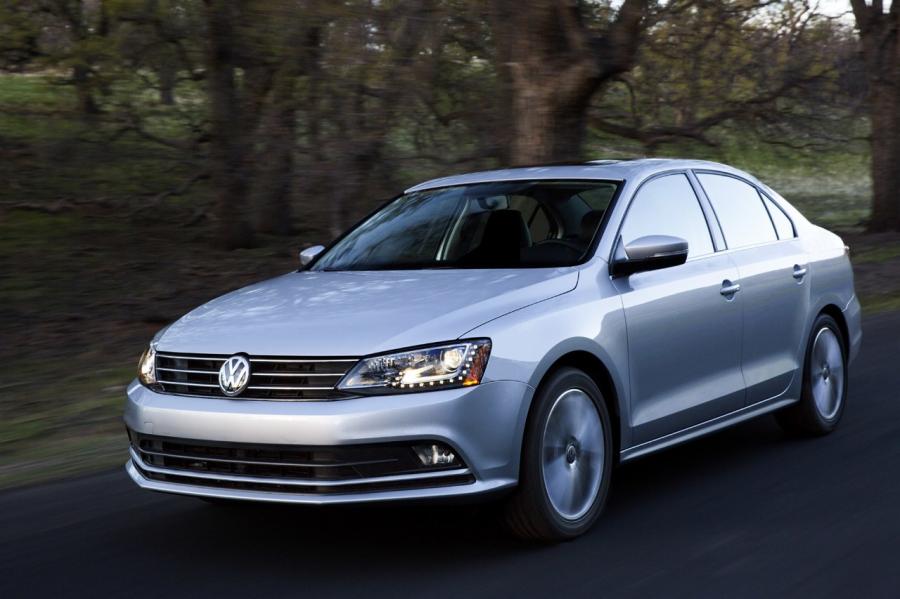  Volkswagen Jetta 2015 года  (US) (фото 45 из 62)